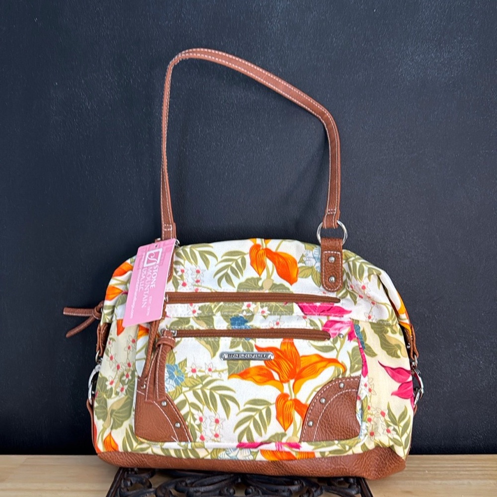 NWT Stone Mountain White‎ Floral Pillow Satchel